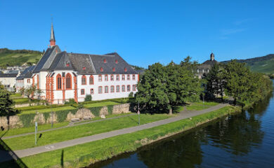 Pflegeheim Cusanus-Stift · Seniorenzentrum