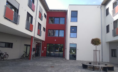 Altenheime und Seniorenwohnungen in Hebertsfelden - Pflegeleistungen und Betreuungsangebote für ältere Erwachsene 1 Pflegeheim Rosenium Bruder Konrad